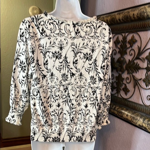 White House Black Market Black and White Blouse - Picture 3 of 9